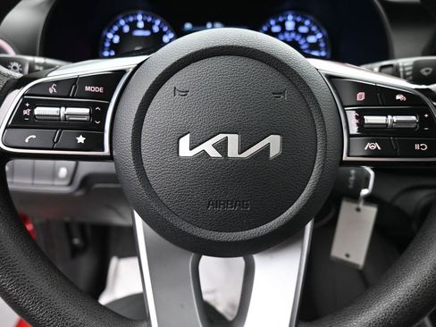 Used 2023 Kia Forte LXS image 19