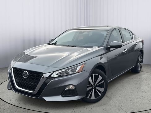 Used 2022 Nissan Altima 2.5 SV image 1