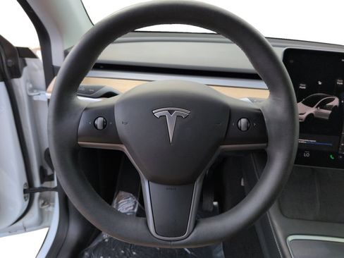 Used 2021 Tesla Model Y Long Range AWD/4WD image 12