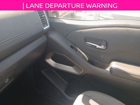 Used 2024 Nissan Frontier SV w/ SV Convenience Package image 15