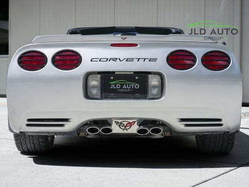 Used 2004 Chevrolet Corvette Convertible w/ Preferred Equipment Group RWD image 9