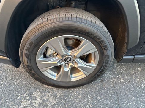 Used 2025 Toyota RAV4 XLE image 23