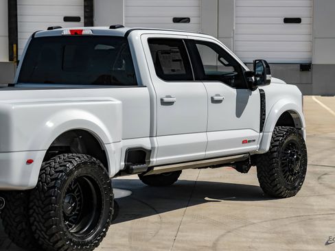 Used 2026 Ford F450 Platinum w/ FX4 Off-Road Package image 21