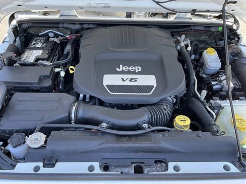 Used 2018 Jeep Wrangler Unlimited Sport AWD/4WD image 18