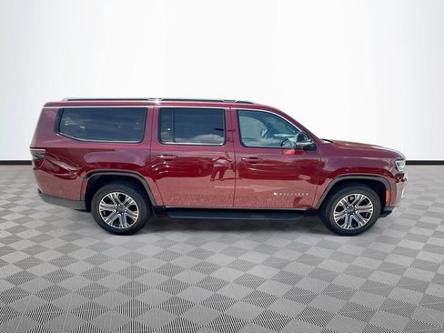 Used 2023 Jeep Wagoneer L Series II AWD/4WD image 9