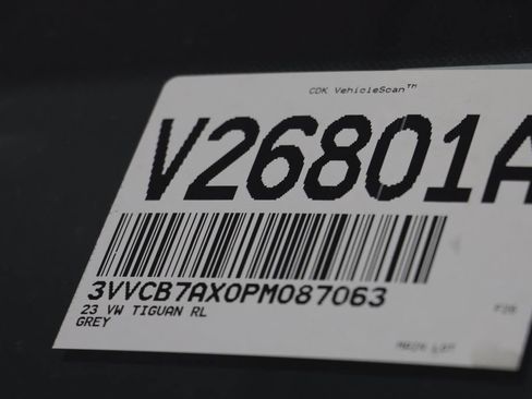 Certified 2023 Volkswagen Tiguan SE R-Line FWD image 24