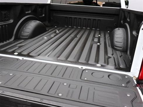 Used 2024 Ford F250 XLT w/ Snow Plow/Camper Package image 19