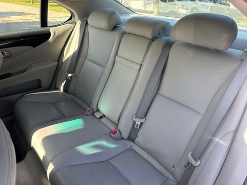 Used 2010 Lexus LS 460 RWD image 11