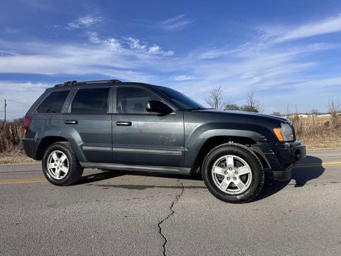 Used 2007 Jeep Grand Cherokee Laredo image 1