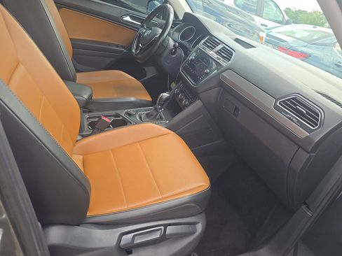 Used 2018 Volkswagen Tiguan SE AWD/4WD image 13