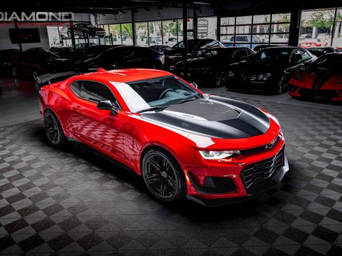 Used 2021 Chevrolet Camaro ZL1 RWD image 77