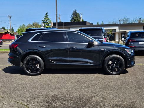 Used 2019 Audi e-tron Premium Plus AWD/4WD image 6