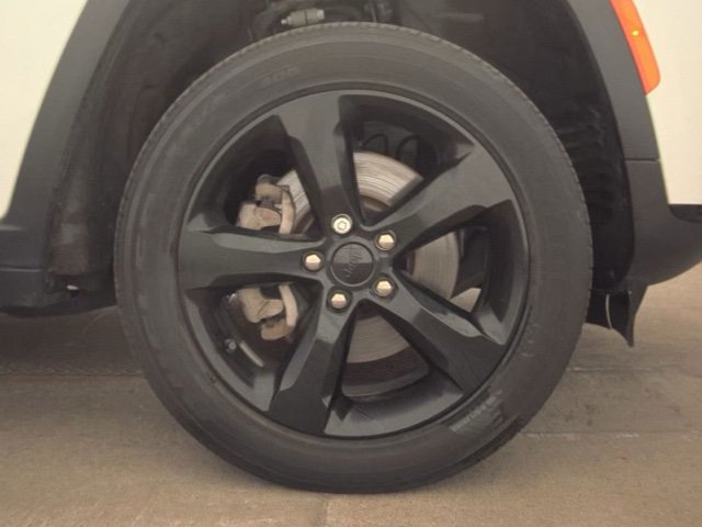 Used 2023 Jeep Grand Cherokee L Laredo AWD/4WD image 19