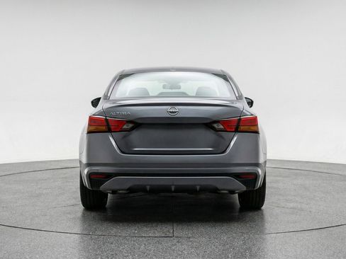 Used 2025 Nissan Altima 2.5 SV image 7