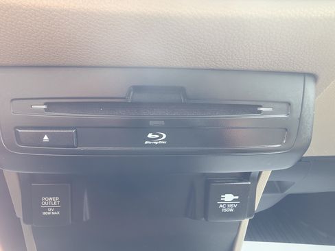 Used 2018 Honda Odyssey Touring image 29
