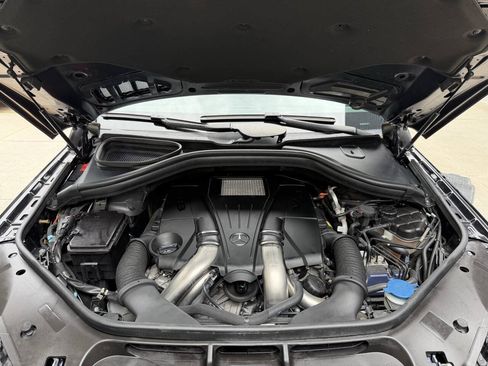 Used 2017 Mercedes-Benz GLS 550 4MATIC image 38