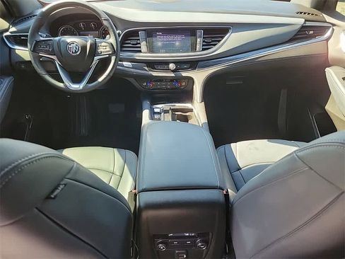 Used 2022 Buick Enclave Essence image 13
