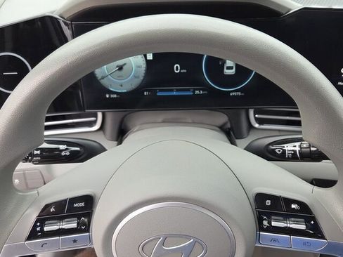 Used 2024 Hyundai Elantra SEL FWD image 23