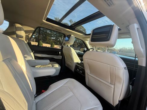 Used 2019 Ford Expedition Platinum image 19