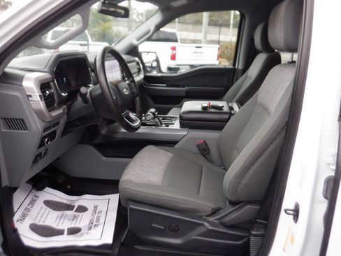 Used 2023 Ford F150 Lightning XLT image 17