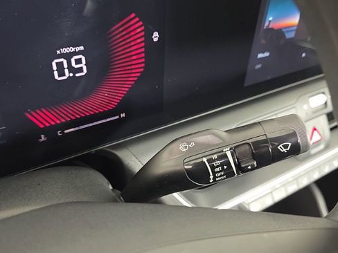 Used 2025 Kia K4 LXS image 33