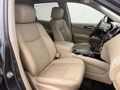 Used 2016 Nissan Pathfinder Platinum w/ Family Entertainment Package FWD image 30
