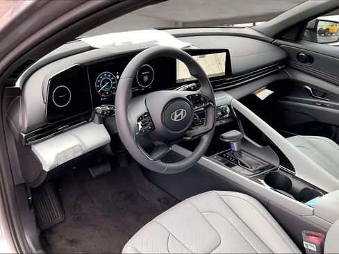 New 2026 Hyundai Elantra Limited image 7