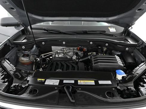 Certified 2022 Volkswagen Atlas Cross Sport SEL Premium R-Line image 33