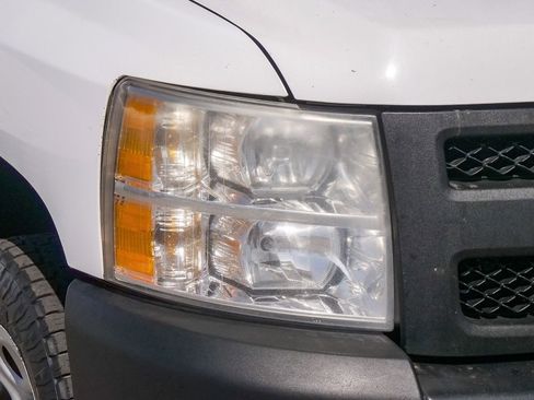 Used 2010 Chevrolet Silverado 1500 W/T w/ Skid Plate Package AWD/4WD image 4