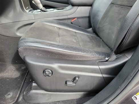 Used 2021 Jeep Grand Cherokee Laredo X image 18