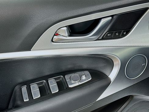 Used 2026 Genesis G70 2.5T Prestige image 15