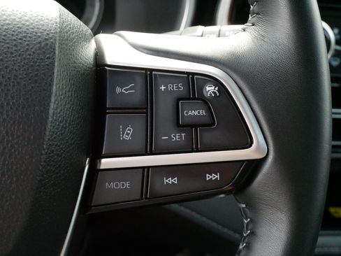 Certified 2025 Toyota Highlander XSE AWD/4WD image 26