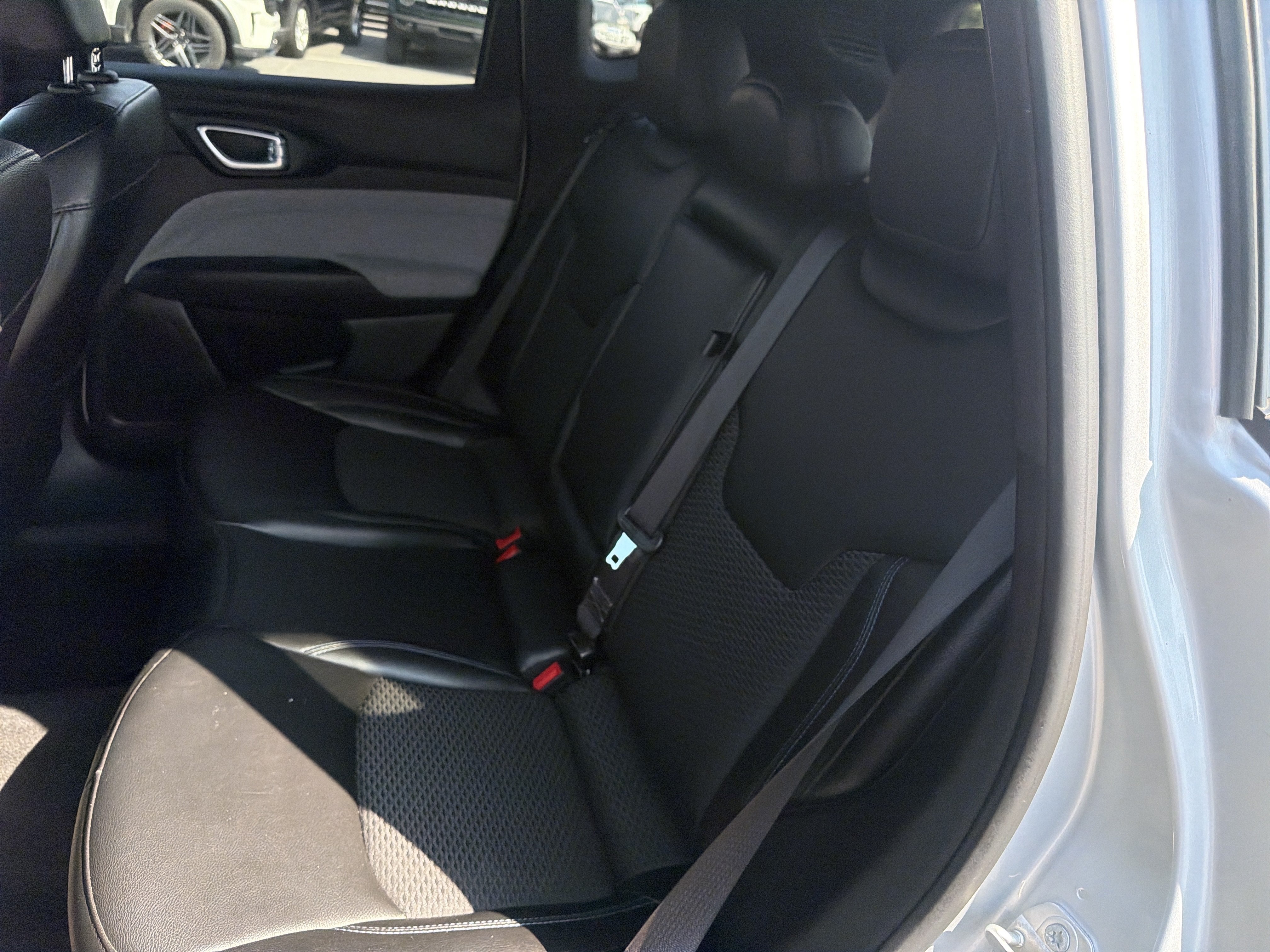 Used 2024 Jeep Compass Latitude AWD/4WD image 13