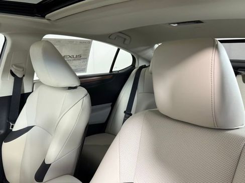 New 2025 Lexus ES 350 w/ Premium Package image 14