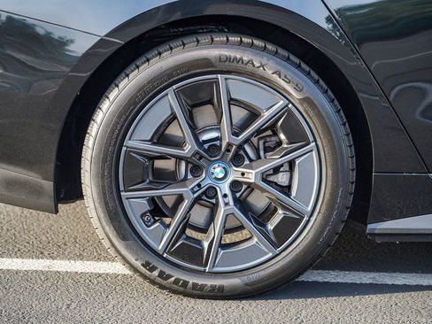 Used 2023 BMW i4 eDrive40 image 13