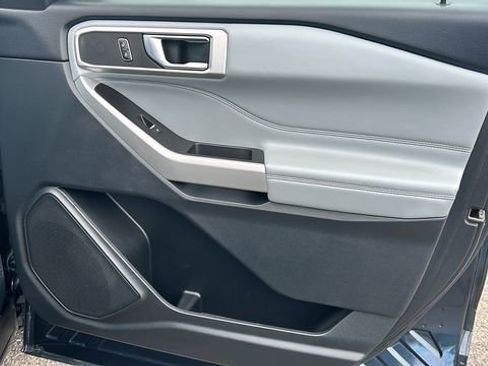 Certified 2022 Ford Explorer XLT w/ Equipment Group 202A image 10