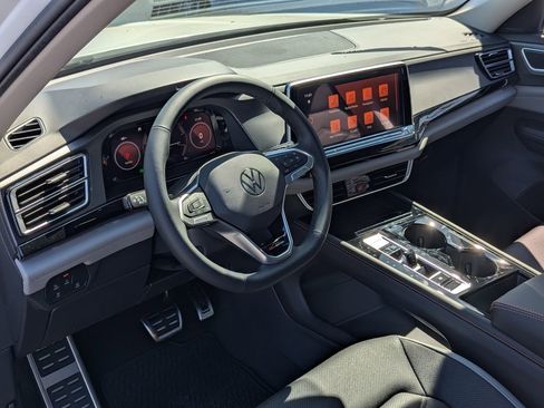 New 2026 Volkswagen Atlas Peak Edition AWD/4WD image 12