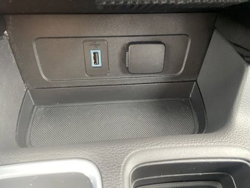 Used 2018 Ford Escape Titanium w/ Ford Safe & Smart Package image 41