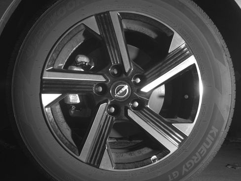 Used 2025 Nissan Sentra SV image 12