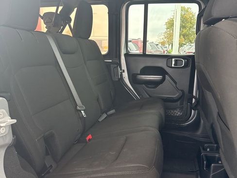 Used 2018 Jeep Wrangler Unlimited Sport S AWD/4WD image 19