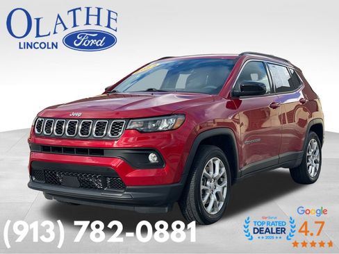 Used 2024 Jeep Compass Latitude w/ Sun and Sound Group image 1