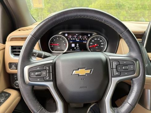 Used 2021 Chevrolet Suburban Premier w/ Premium Package AWD/4WD image 17