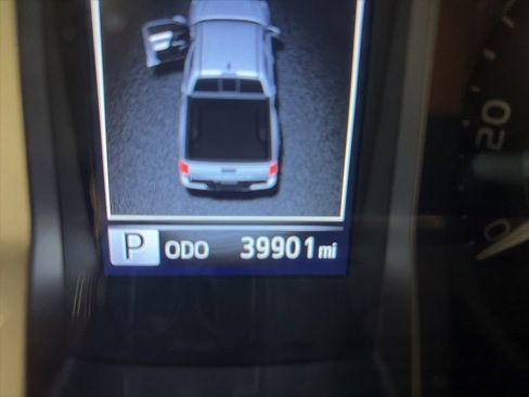 Used 2023 Toyota Tacoma TRD Sport image 7