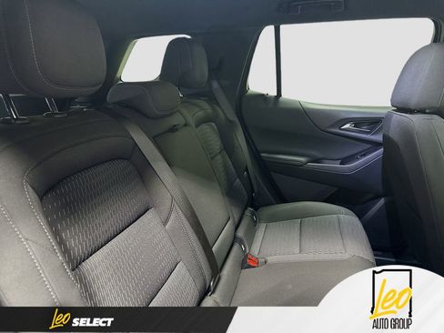 Used 2025 Chevrolet Equinox LT w/ Safety and Technology Package FWD image 27