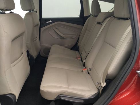 Used 2017 Ford Escape SE w/ Equipment Group 201A FWD image 18