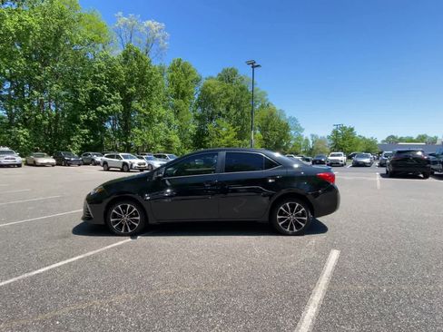Used 2017 Toyota Corolla SE w/ Body Protection Package FWD image 5