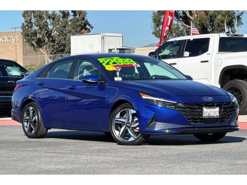 Used 2023 Hyundai Elantra Limited image 2