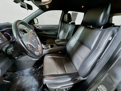 Used 2021 Jeep Grand Cherokee Laredo X AWD/4WD image 16