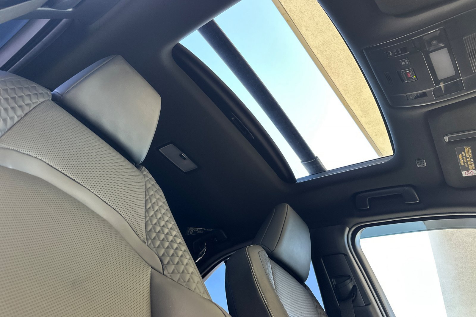 Used 2019 Lexus UX 200 w/ Premium Package FWD image 19