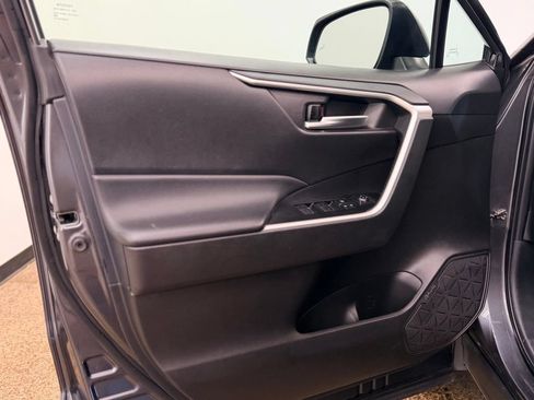 Used 2025 Toyota RAV4 XLE FWD image 10